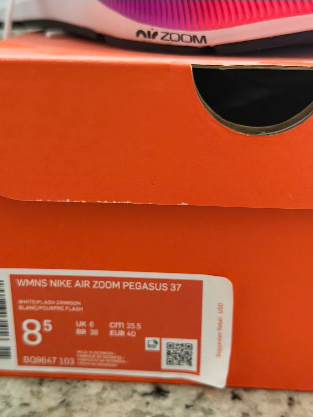 Nike Women’s White Air Zoom Pegasus 37 Running Shoes size 8.5 like new with box - Picture 6 of 6